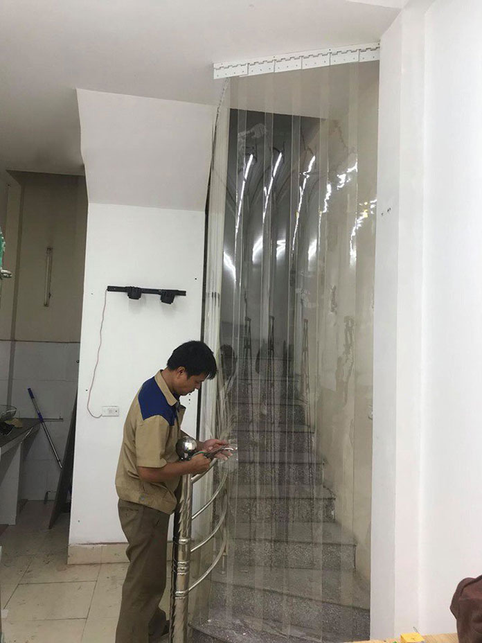 Rèm che cầu thang chống thoát nhiệt ra ngoài